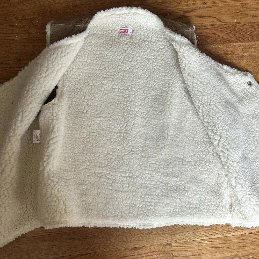 Vintage Levis corduroy Western vest Sz Large Tan sherpa lining Made In USA 70's